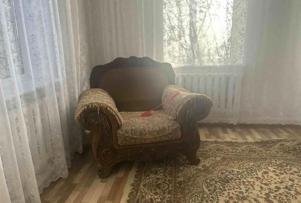 Диваны с креслом