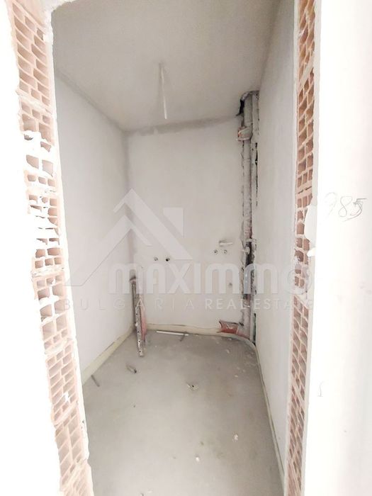 Продава се Двустаен апартамент в Варна, Възраждане 3 - 52 кв.м за 1327 €/кв.м - Снимка #5