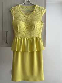 Официална рокля, шита е по поръчка от дизайнерката Пембе Кенан- XS
