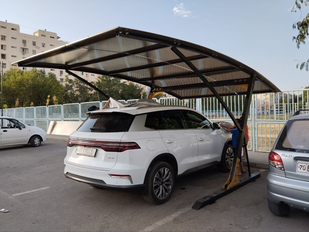 Автонавесы на болтах