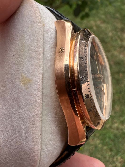 Омега Omega speedmaster day date. 18к златен мъжки часовник.