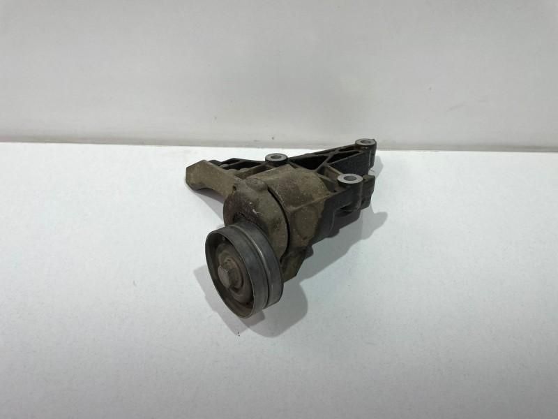 Suport compresor clima Skoda Octavia 2 facelift (2008-2013) 1.2 tsi cbz 03f260885