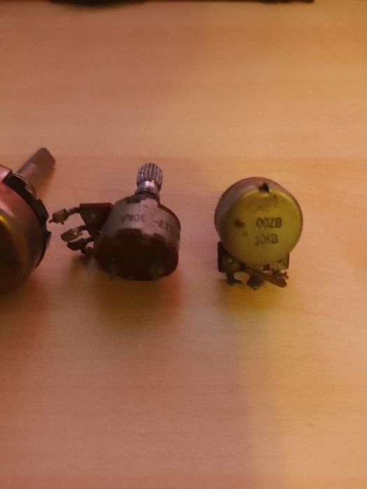 5 potentiometre profesionale Alps în stare foarte buna