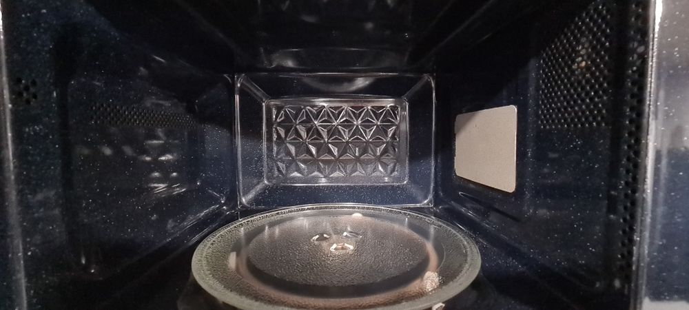 Микровълнова фурна Toshiba MV-AM20T(BK), 20L, 800W, 5 нива на мощност,