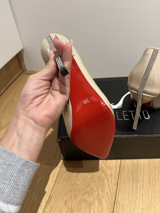 Обувки Stilletto