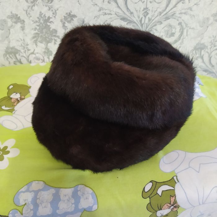 Продаю норковую шапку женскую