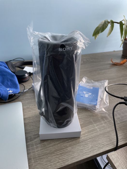 Sony SRS-XB23B, Extra bass, светлинен ефект, водуостойчива, 12 часа