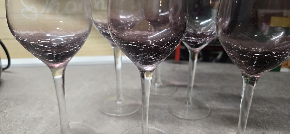 Чаши за бели и червени вина