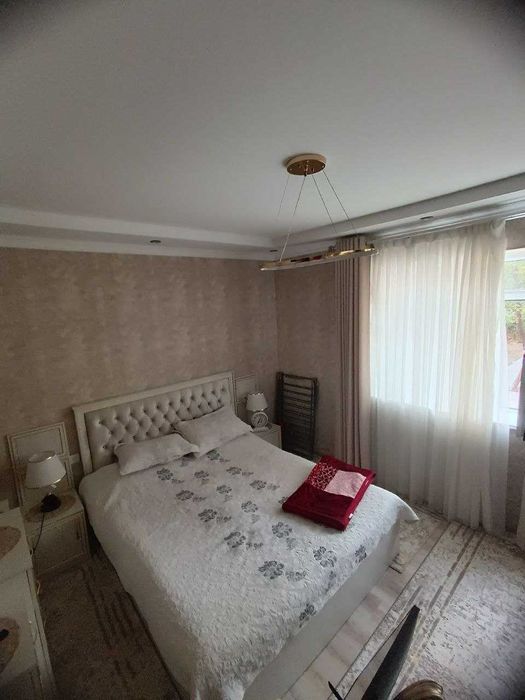 продается 5-комнатный дом со всеми удобствами. 1,8 сот;