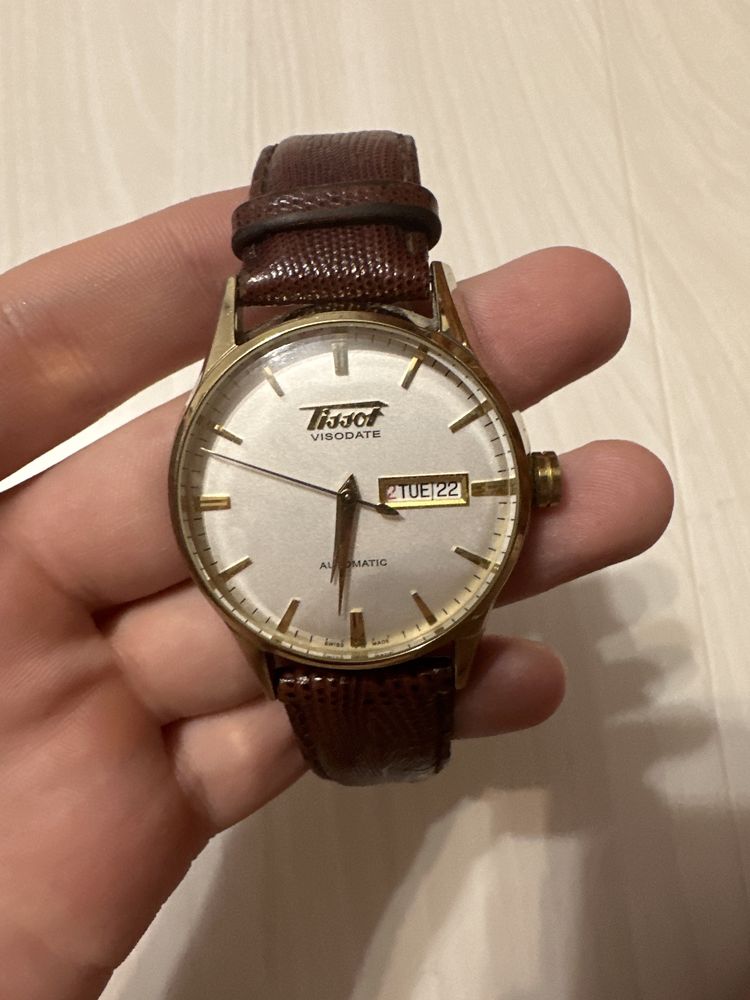 Tissot часы б/у но в хорошем состояние