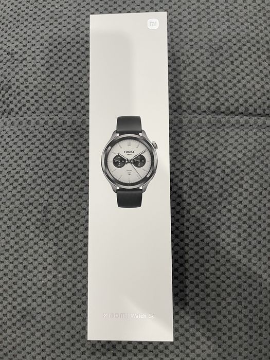 Смарт-часы Xiaomi Watch S4