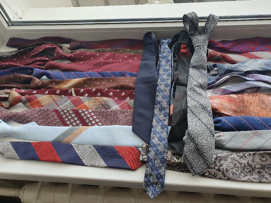 Продам галстуки разной расцветки