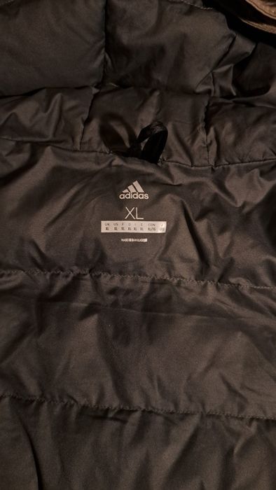 Vând geaca Adidas mărimea XL