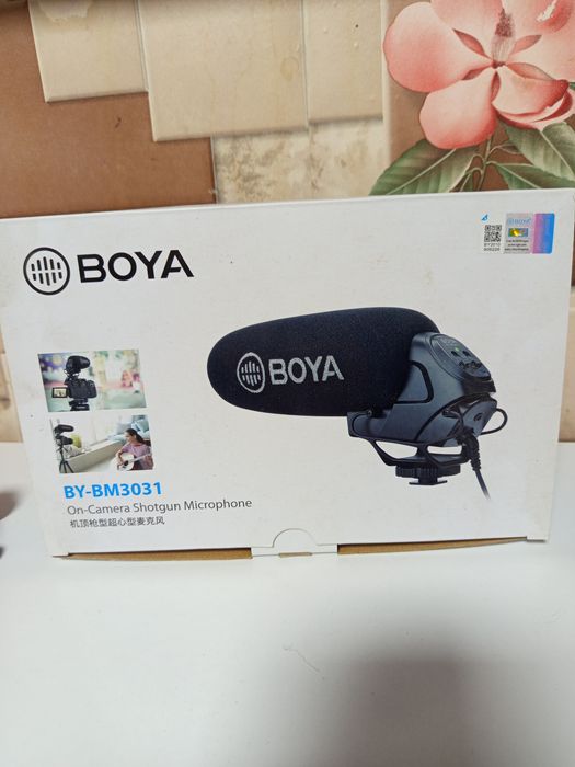 Microfon boya bm3031  folosit de cateva ori ,aproape nou  !