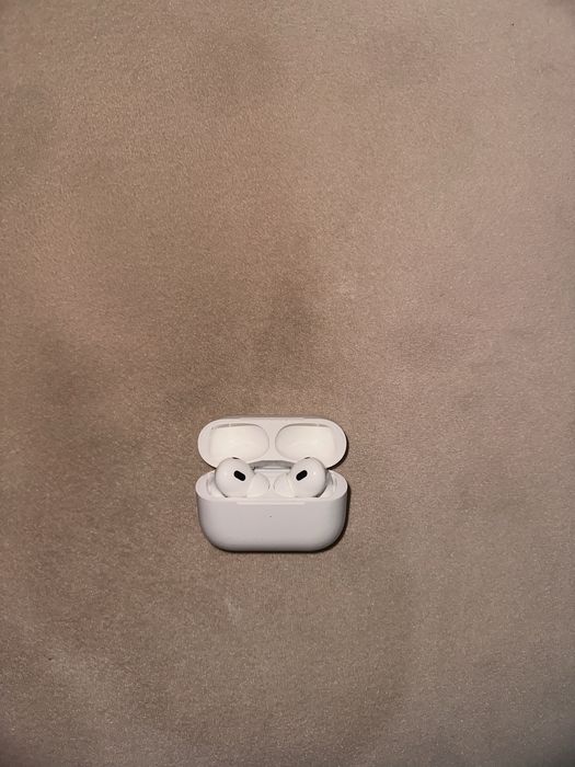 Оригинал Эйрподсы про 2  почти новыееее