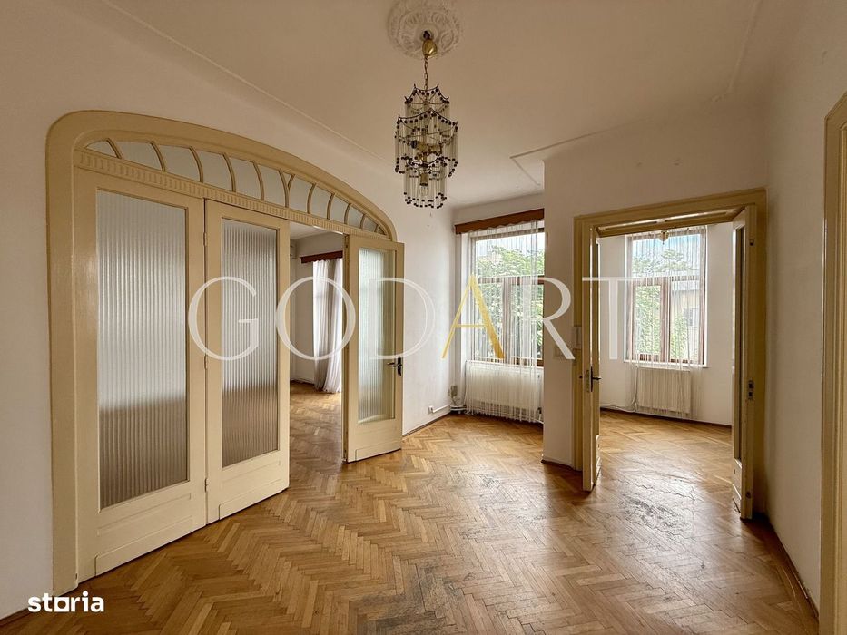 Apartament in vila interbelica | singur pe etaj