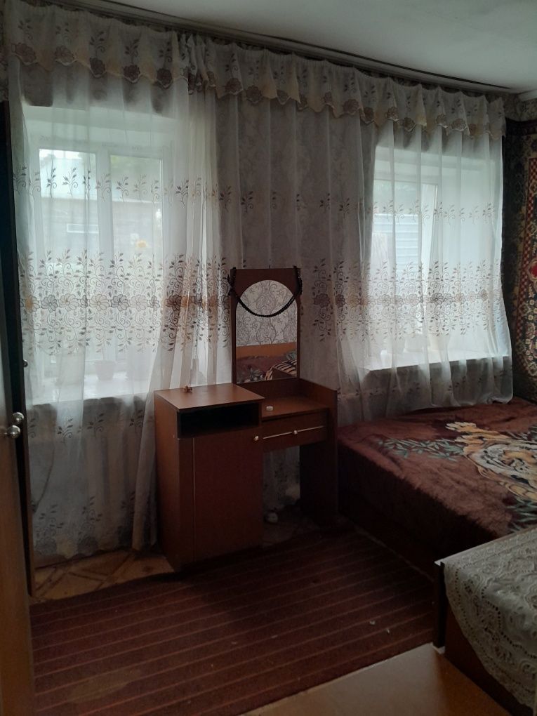Продаётся  дом в посёлке Долинка