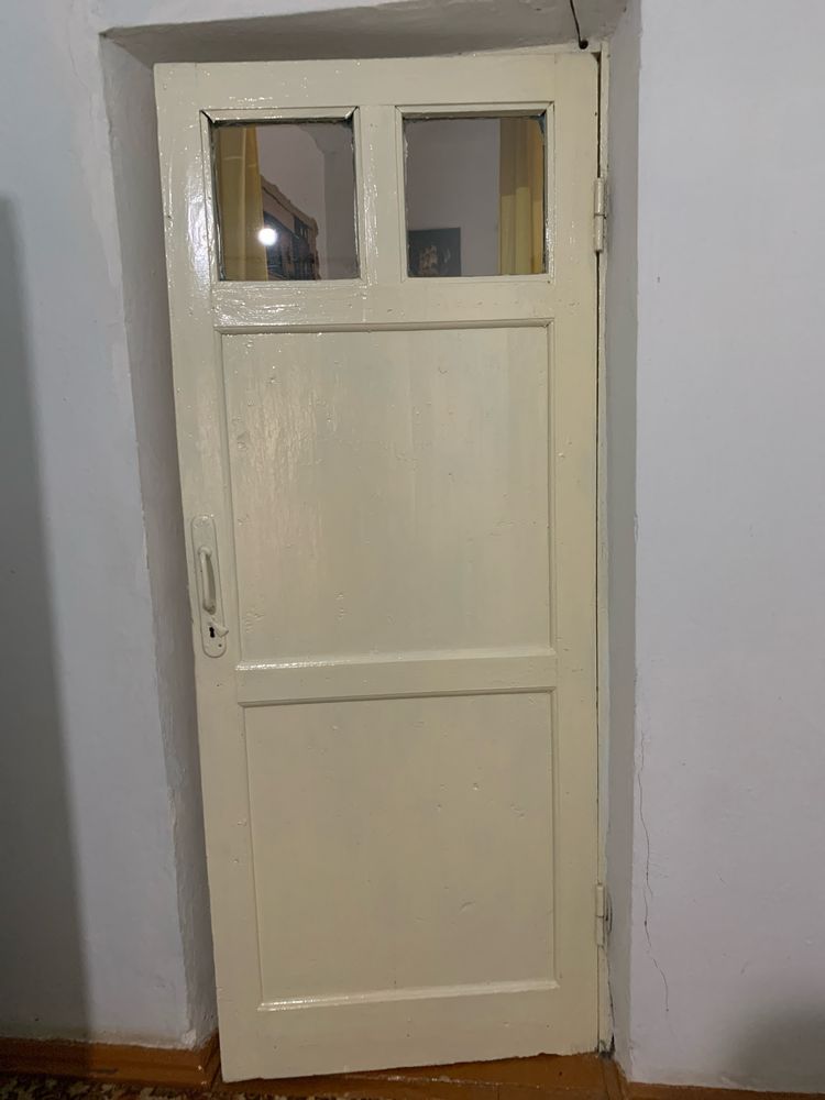Есиклер сатылади, Esikler, Двери, Agash esikler satiladi