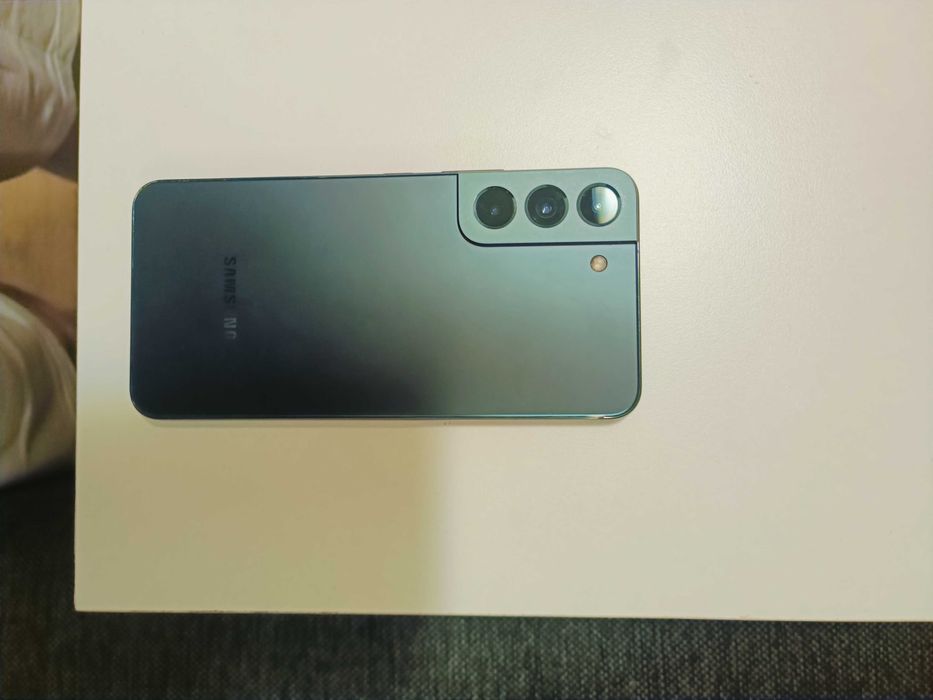 Samsung S22 green