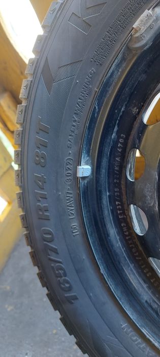 Vând roti iarna 165/70 R14 anvelope + jante