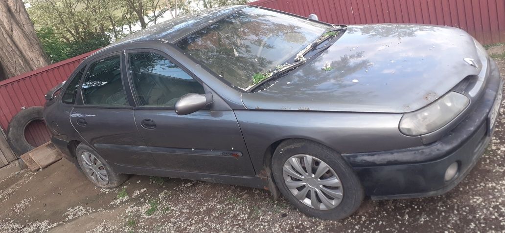 Vind Renault laguna în stare bună motor 1.9 dizel an 2002 e bună de na