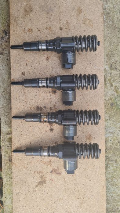 Injectoare Audi A6 C6 2.0 TDI BLB