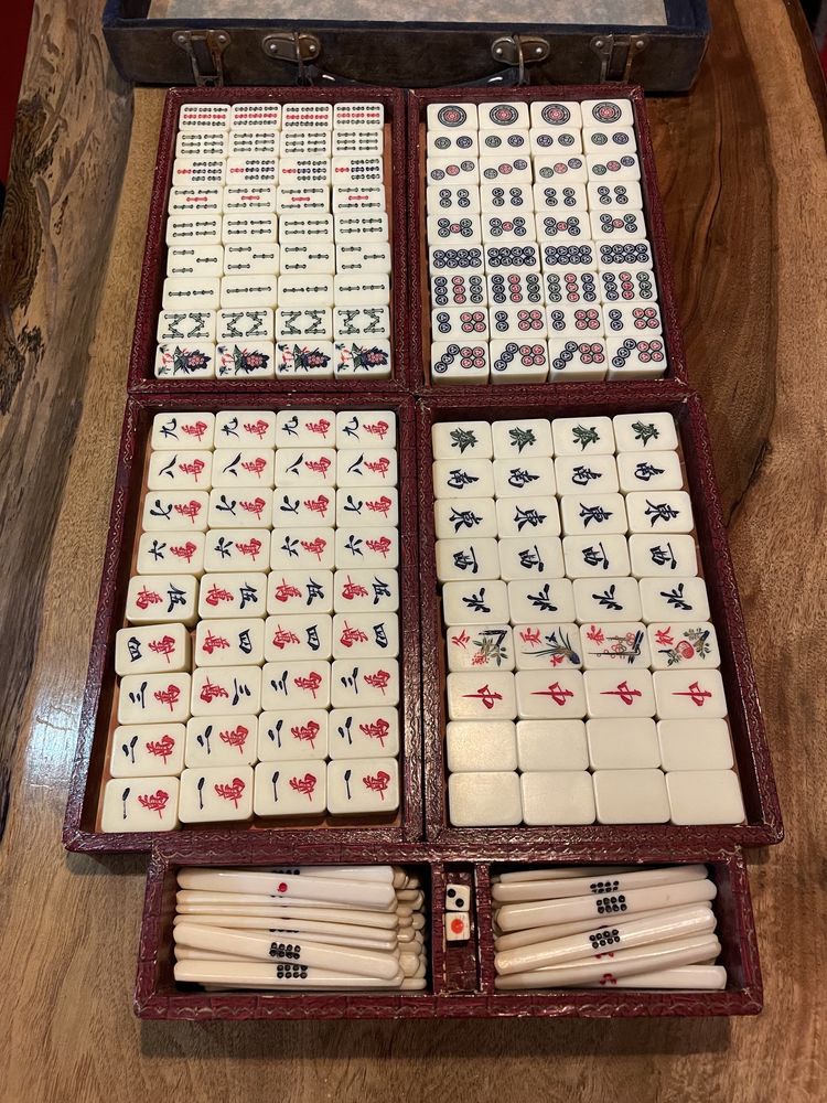 Продается старинная китайская настольная игра Мажонг