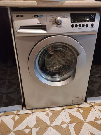 Продается 7 кг стиральная машинка ZANUSSI европейской сборки в идеальн