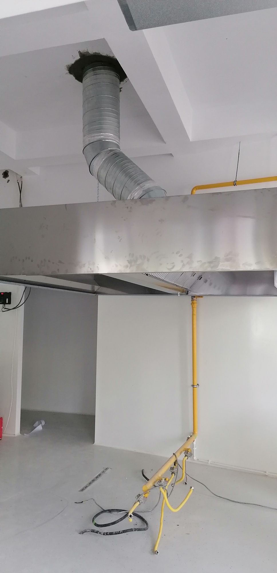 100 Executie, montaj , curatare autorizata HoReCa hota inox si tubulat