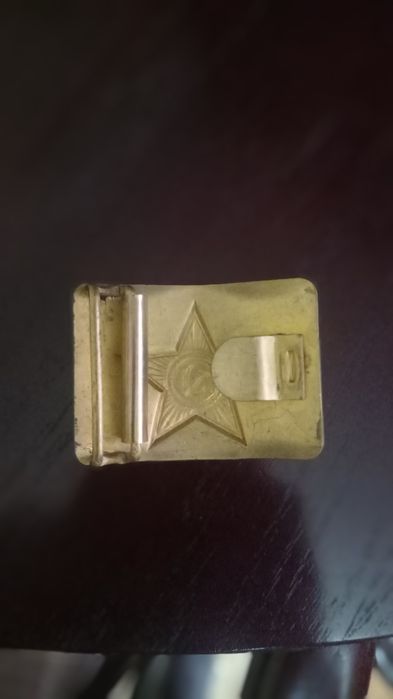 Продаю солдатскую пряжку времён СССР.