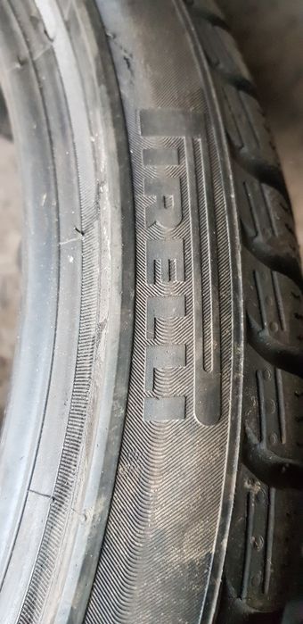 Зимни гуми-18цола-225/40-1бр.-100лв."PIRELLI "