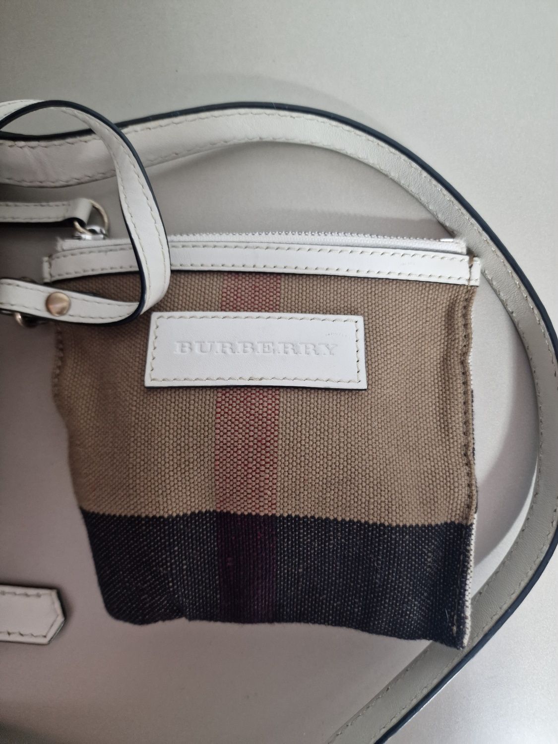 Geanta de umar Burberry