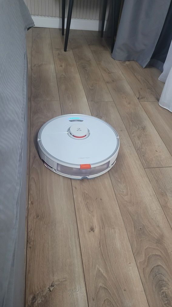Продам робот-пылесос Roborock S7