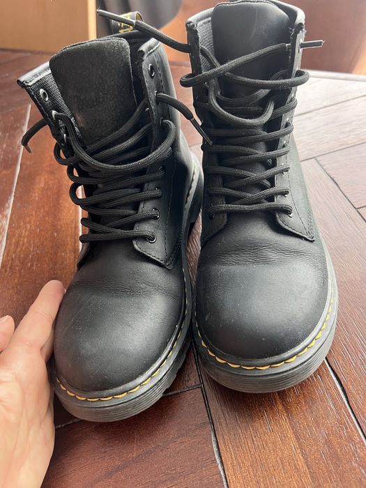 Ghete Dr Marten din piele naturala in stare foare buna