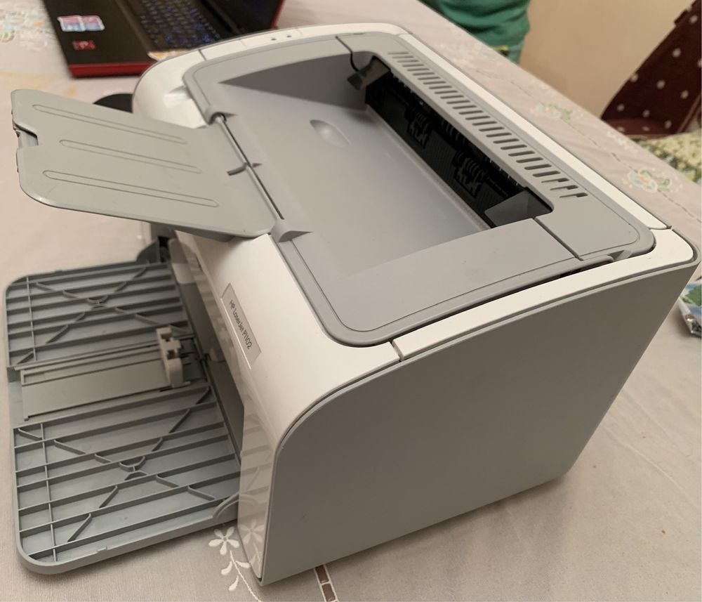 Принтер LaserJet P1102