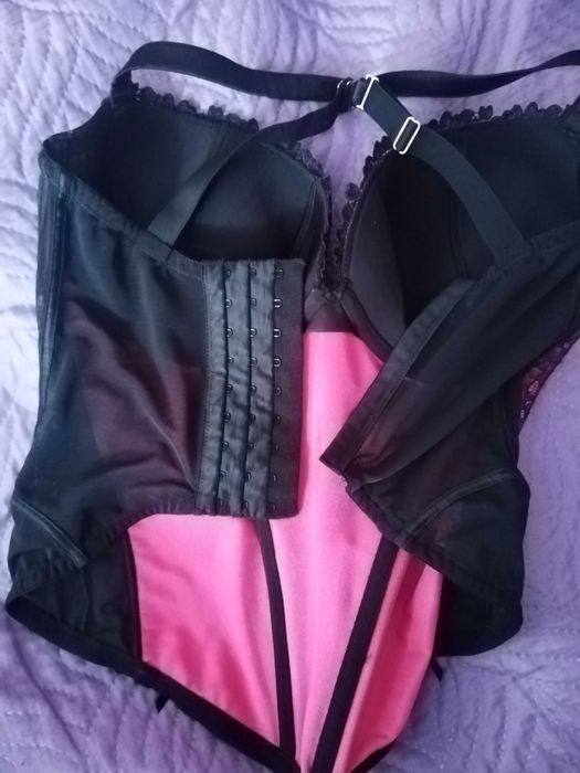 Дамски корсети различни