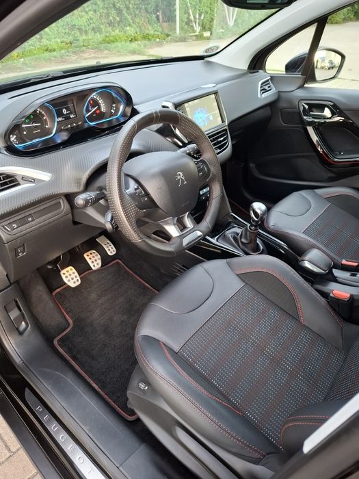 Peugeot 2008 GT-Line. Euro 6.  Diesel 2017