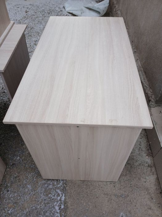 Срочно продам письменные столы