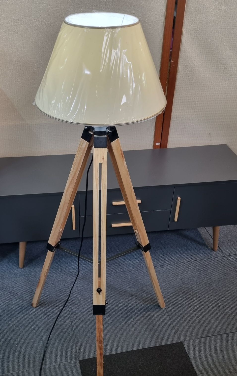 Lampa pe picior  stil Ikea