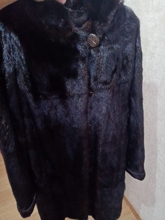 Продам норковую шубу 48-50рра