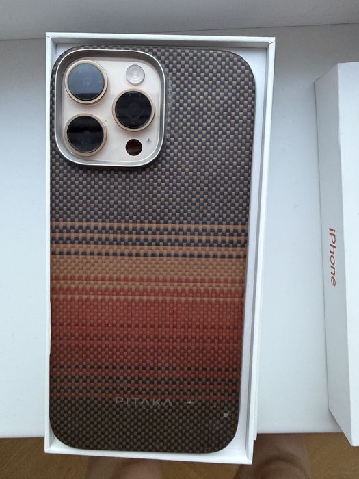 Продам срочно айфон 16про макс,iphone 16 pro max 256