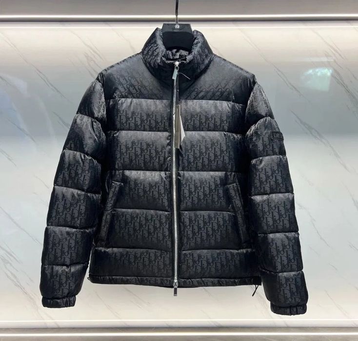 Яке Christian Dior