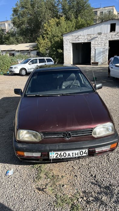 Golf 3 1,6 продам срочно