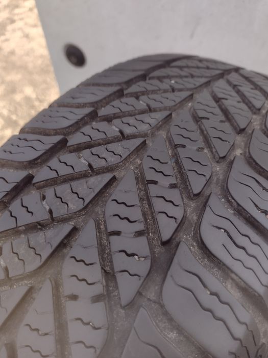 Зимни 4бр.185/70/14 Кели дот2121