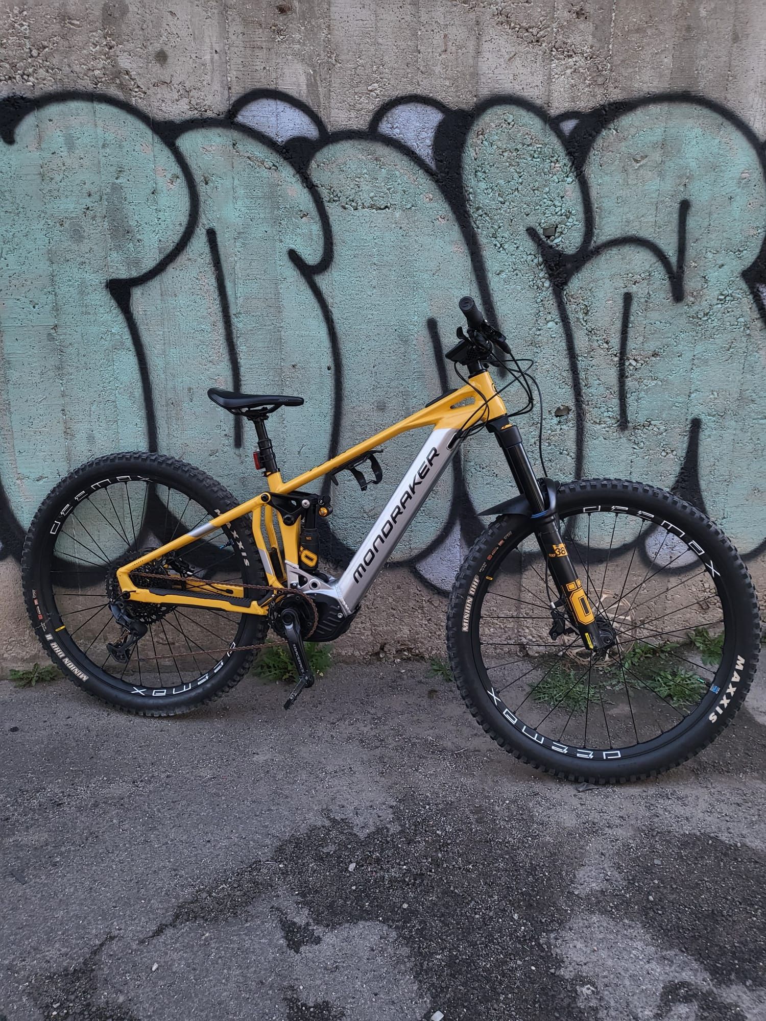 Bicicleta electrica mondraker crafty xr