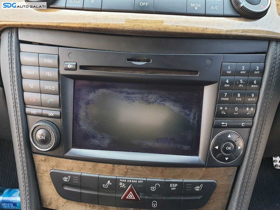 Navigatie Radio CD Player Mercedes CLS C219 W219 Facelift 2004 - 2010 [C0207]