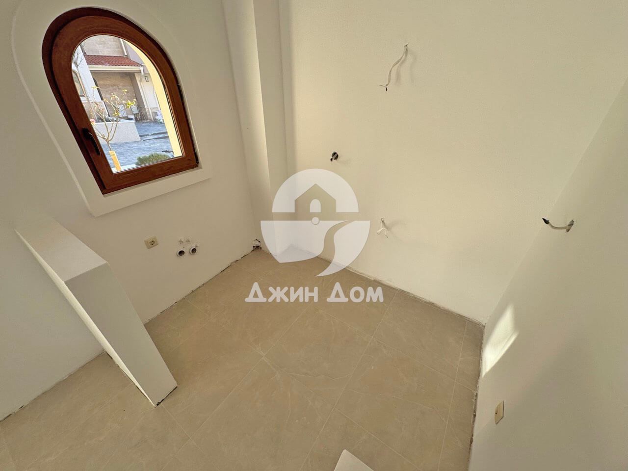 Продава се Двустаен апартамент в с. Кошарица, Област Бургас - 71 кв.м за 1191 €/кв.м - Снимка #3