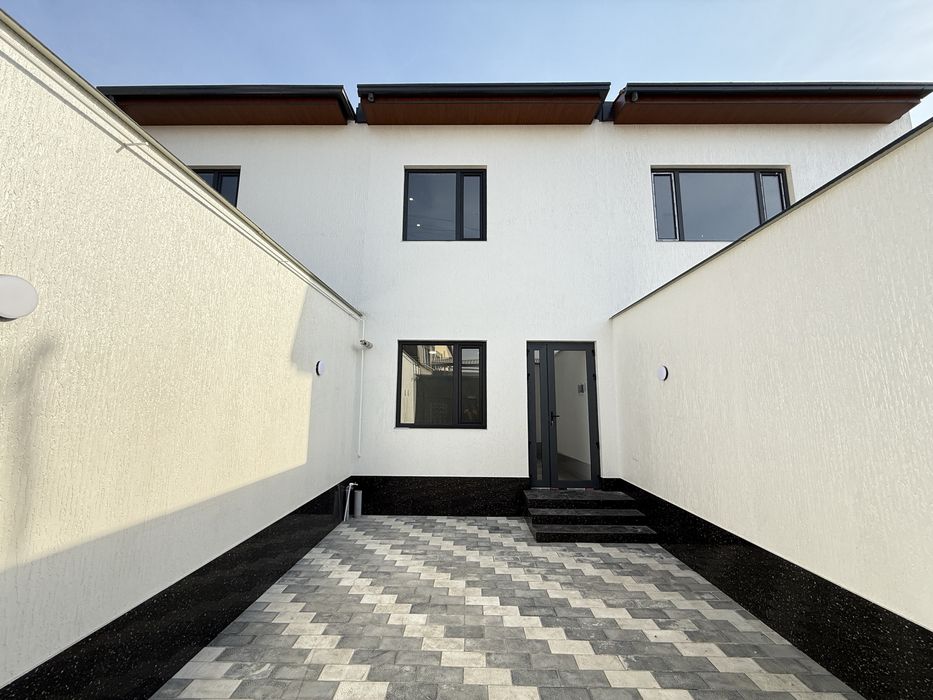 4 хонали ПОД КЛЮЧ коттедж сотилади! Метрога 400 метр!