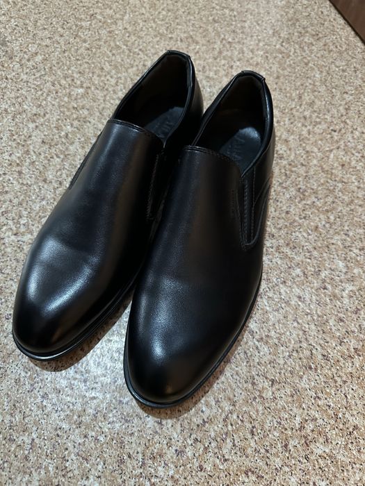Безторг . Новые  мужские  туфли  продам .