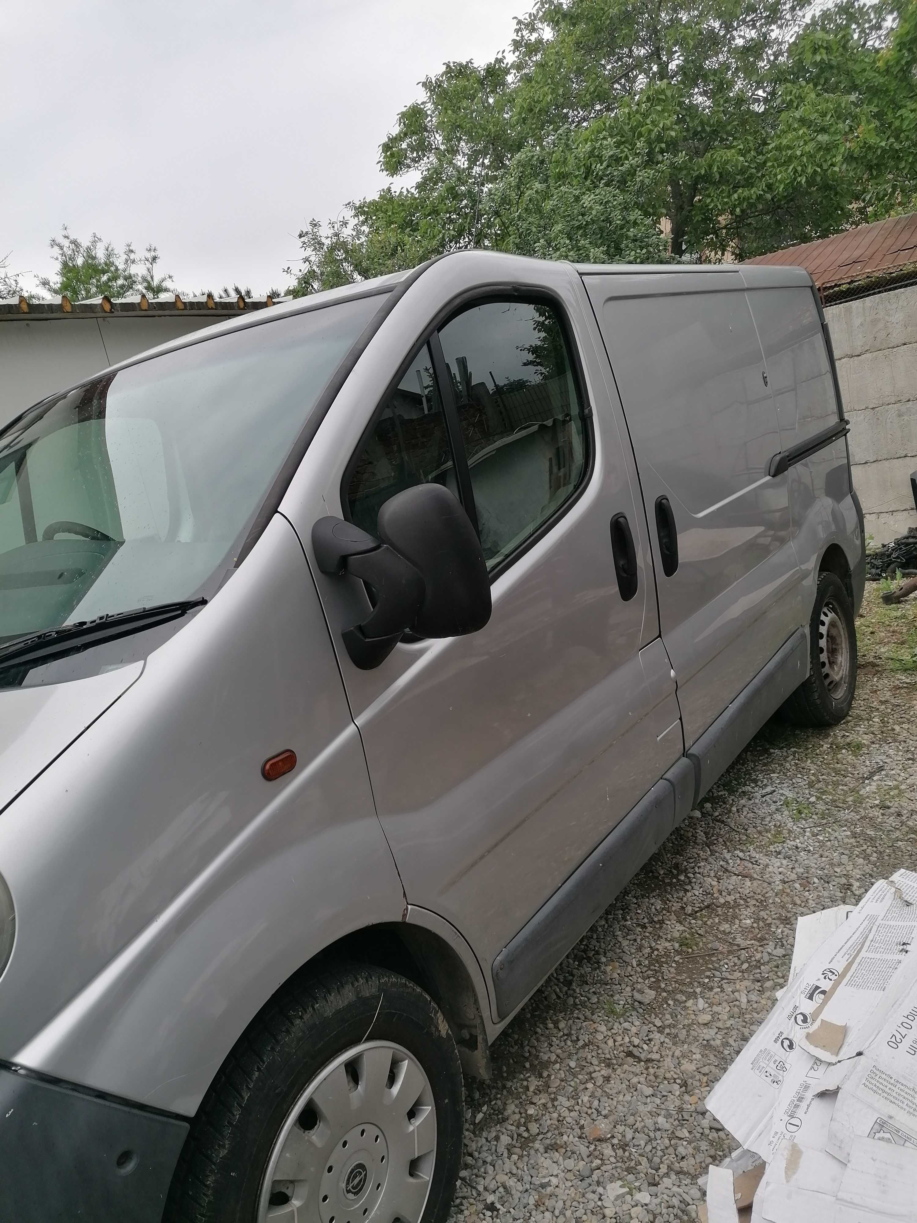 dezmembrez opel vivaro 1.9 dci F9Q renault trafic 2006